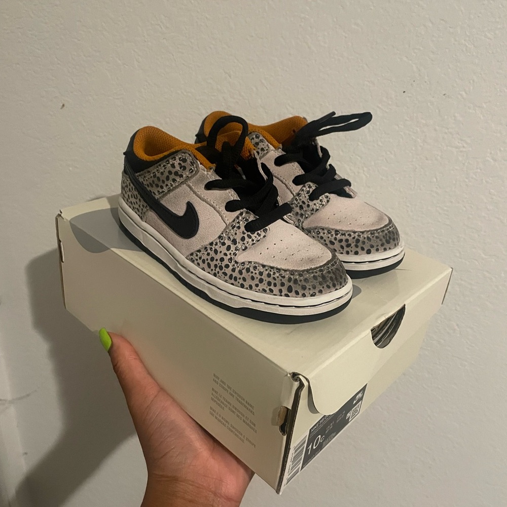 Nike Kids' Black and Gray Sneakers